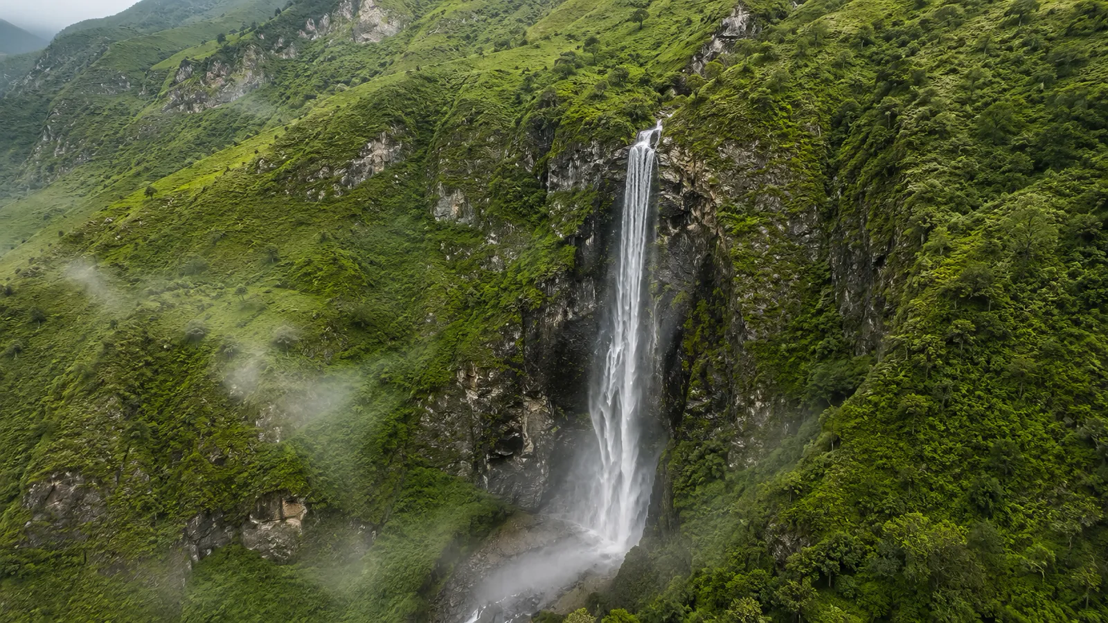 Vista de Cascada Velo de la Novia, Matucana (Huarochirí)
